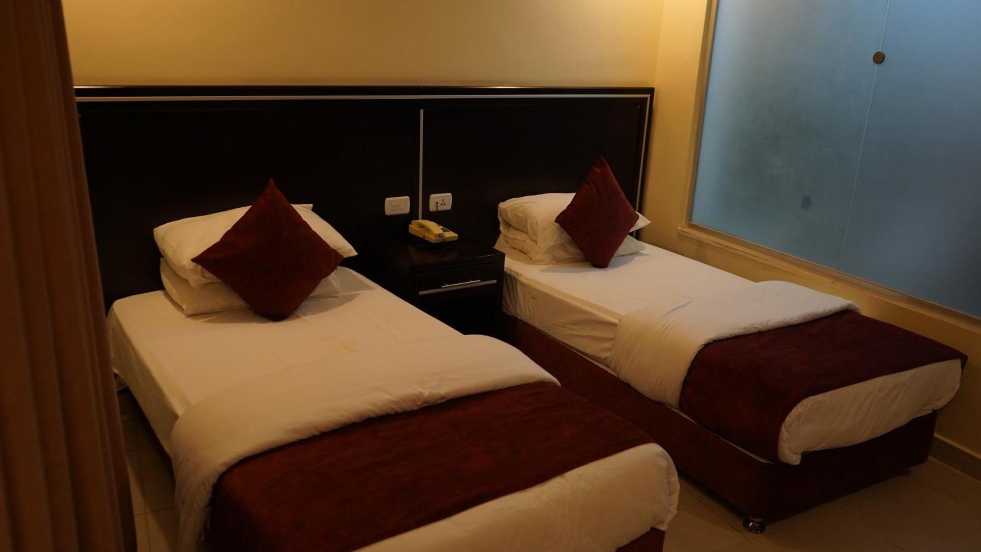 Petra Agora Hotel Вади Муса Екстериор снимка